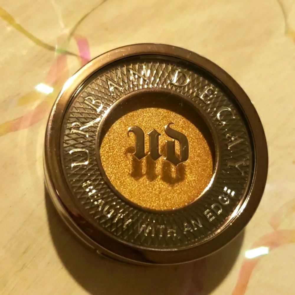 ❇️🧚‍♀️RUST Urban Decay DISCONTINUED Shadow NWOBox